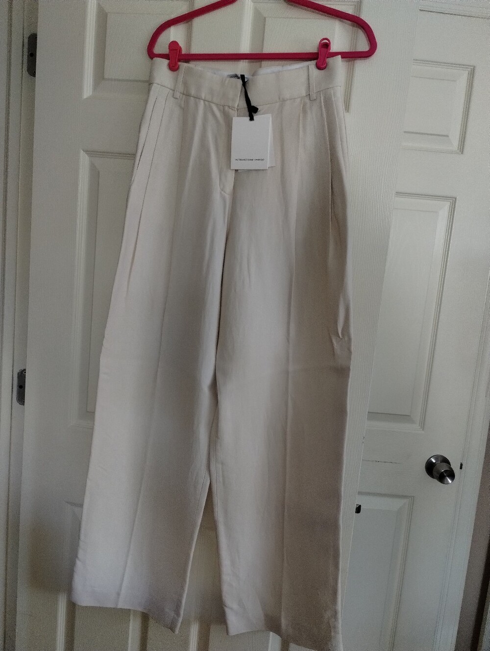 Victoria Beckham Mango Cream Wide-Leg Trousers and Blazer Set - Picture 6 of 11